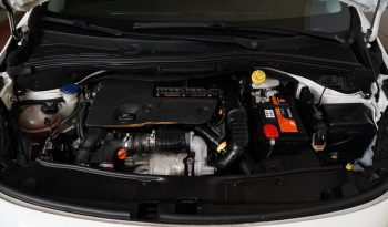 Peugeot 2008 SUV – BlueHDi 100 Allure 73 kW (100 CV) lleno